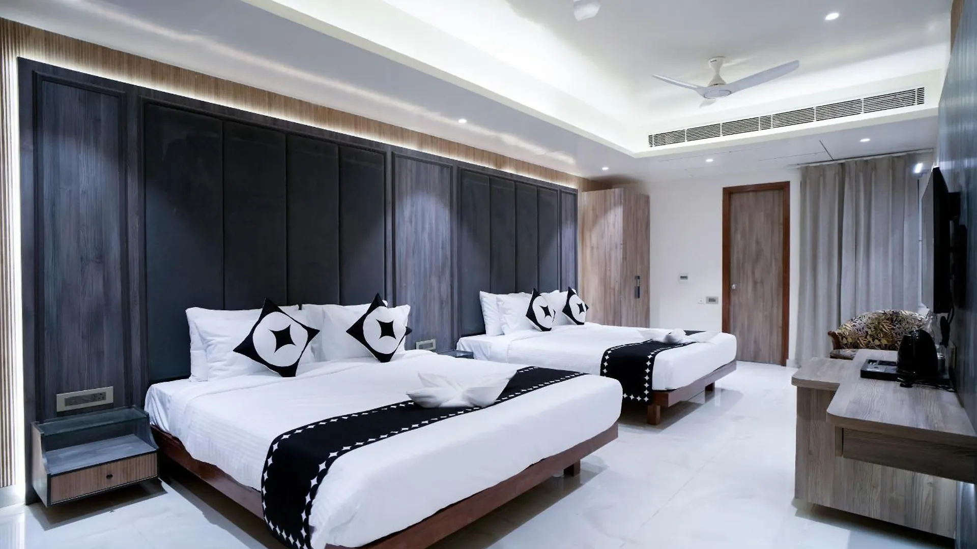 ****  Hotel Grand Asian Plaza New Delhi India